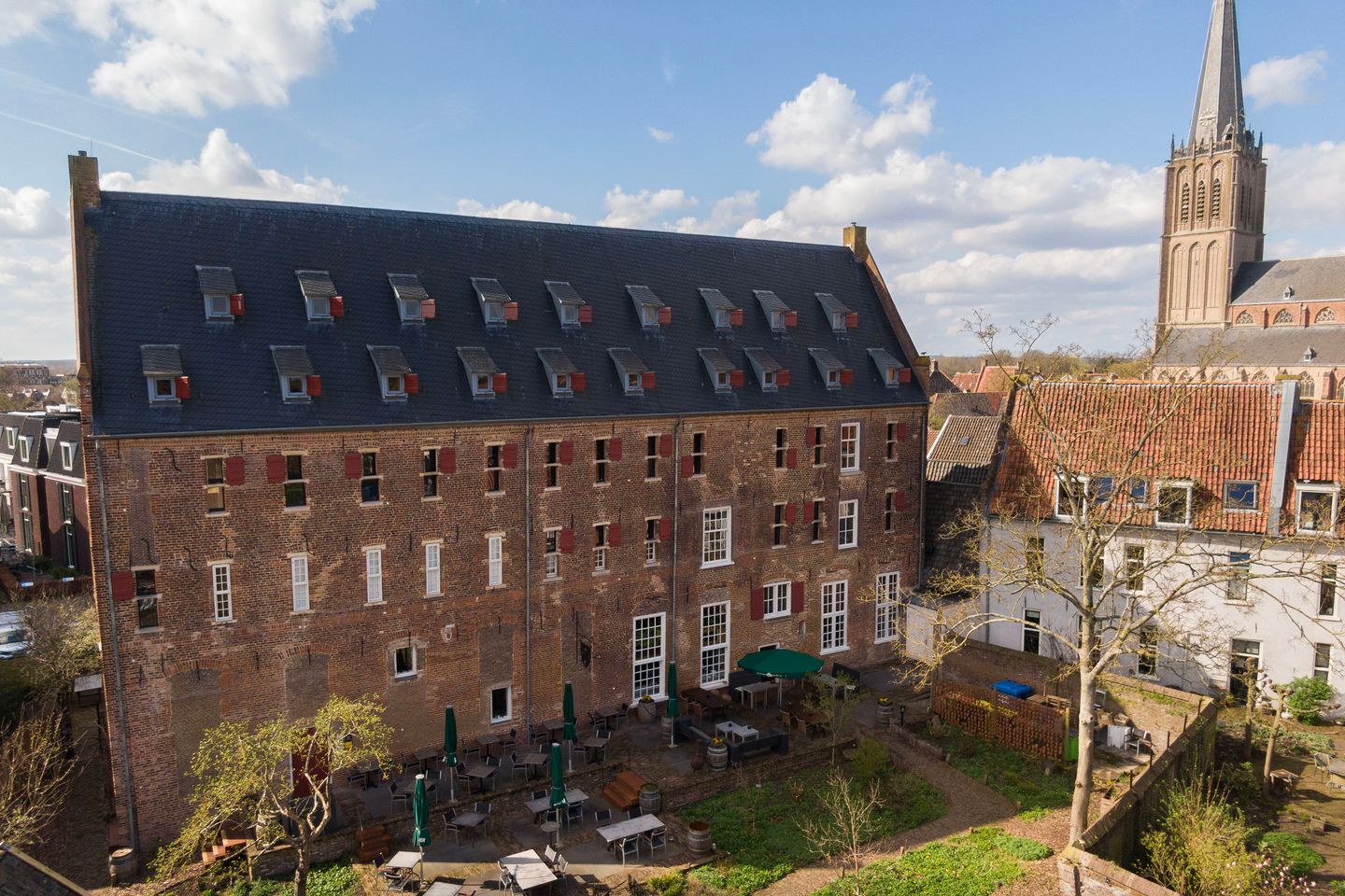 Het Arsenaal en de Kloostertuin in Doesburg